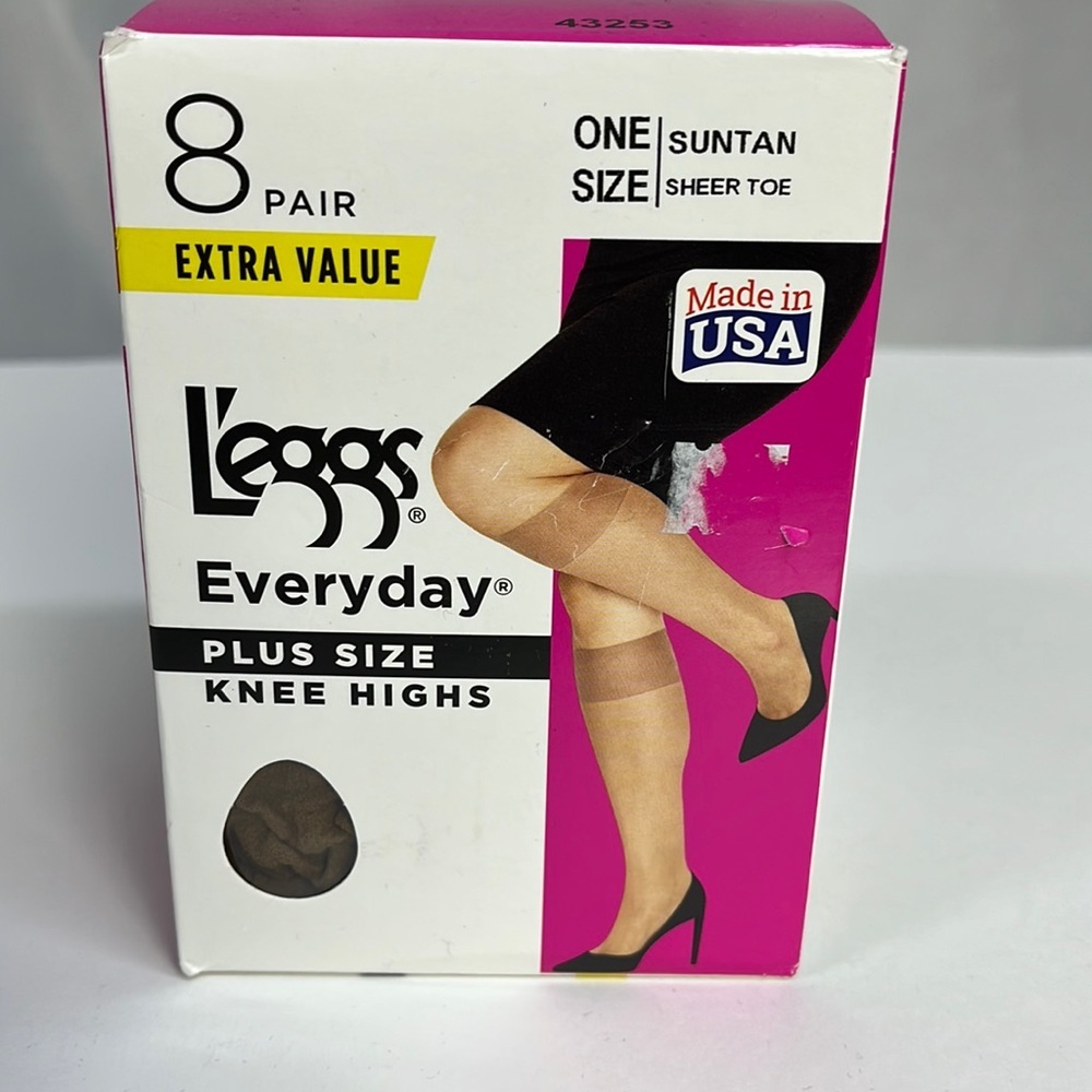 Leggs everyday Plus Size knee highs. 8 pair. Suntan sheer toe. 1658
